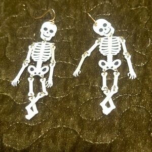 SKELETON earring GLOW IN THE DARK